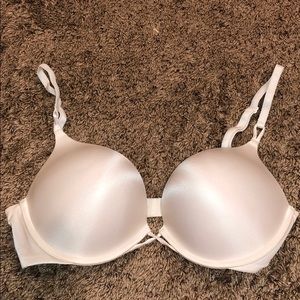 BRAND NEW Victoria’s Secret Bombshell bra!